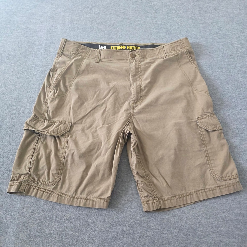 Lee Extreme Motion Performance Series Cargo Shorts Mens 38 Khaki Tan Stretch